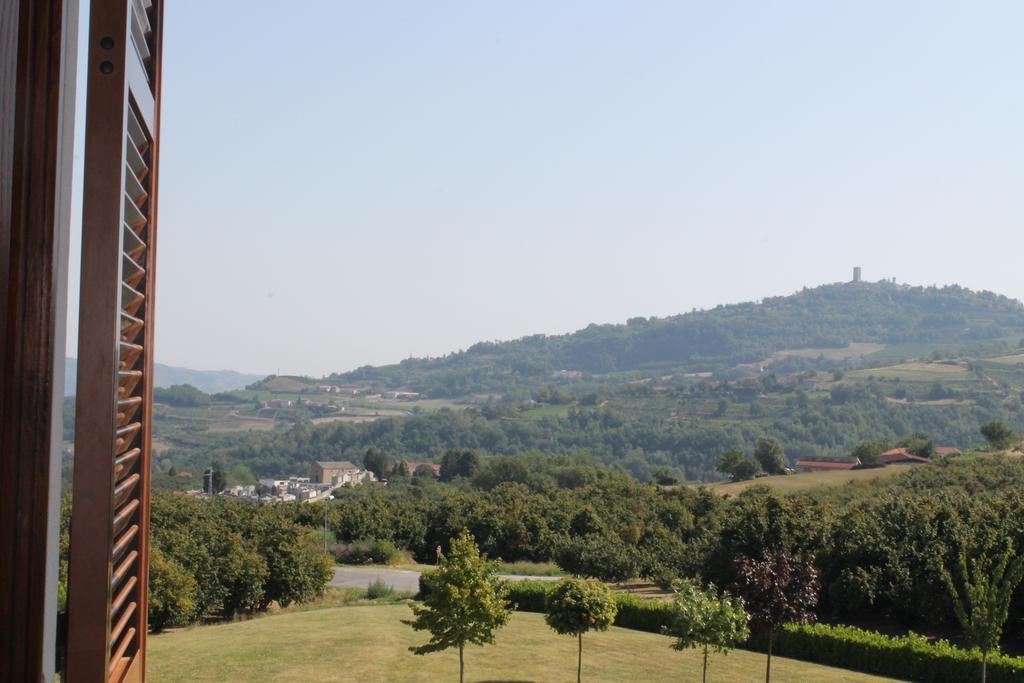 Villa Carla Castino エクステリア 写真