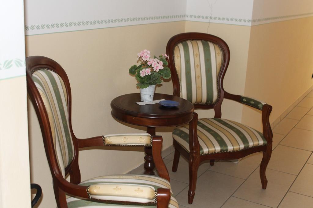 Villa Carla Castino エクステリア 写真