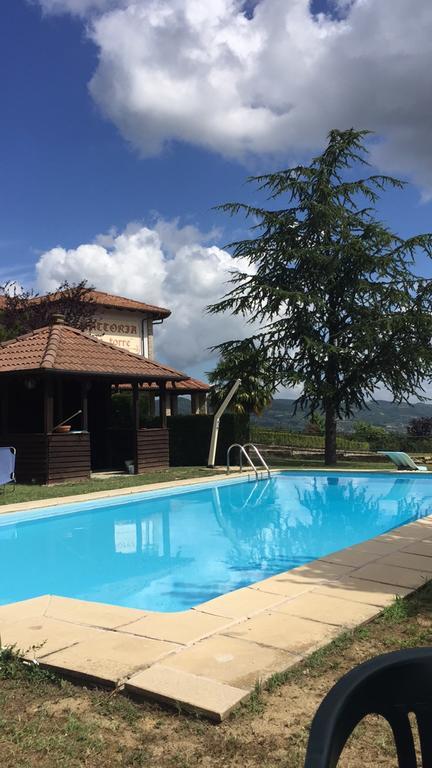 Villa Carla Castino エクステリア 写真